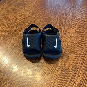 Nike Velcro Sunray Sandals size 5 toddler